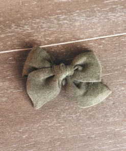 Mae + Skye Linen Moss Mini Pinwheel Bow Hair Clip Headwear
