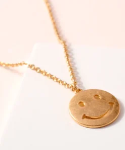 J+j Necklaces Smiley Face Round Charm Short Necklace